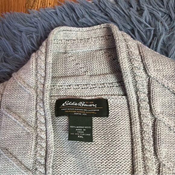 Eddie Bauer Gray Merino Wool V-Neck Sweater Size XXL - Picture 3 of 6